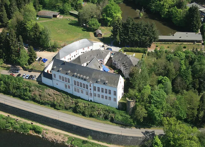  Burg Bollendorf
